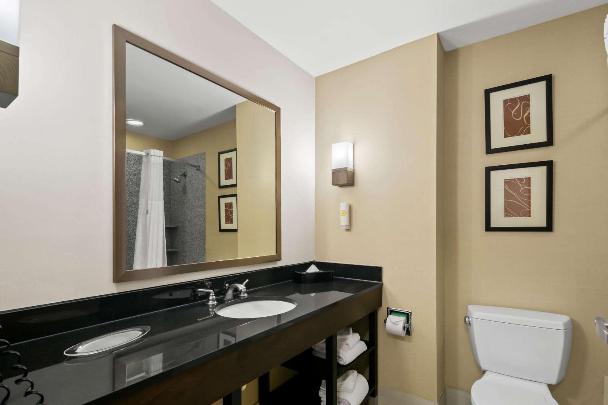 Comfort Suites Bentonville - Rogers Exterior photo