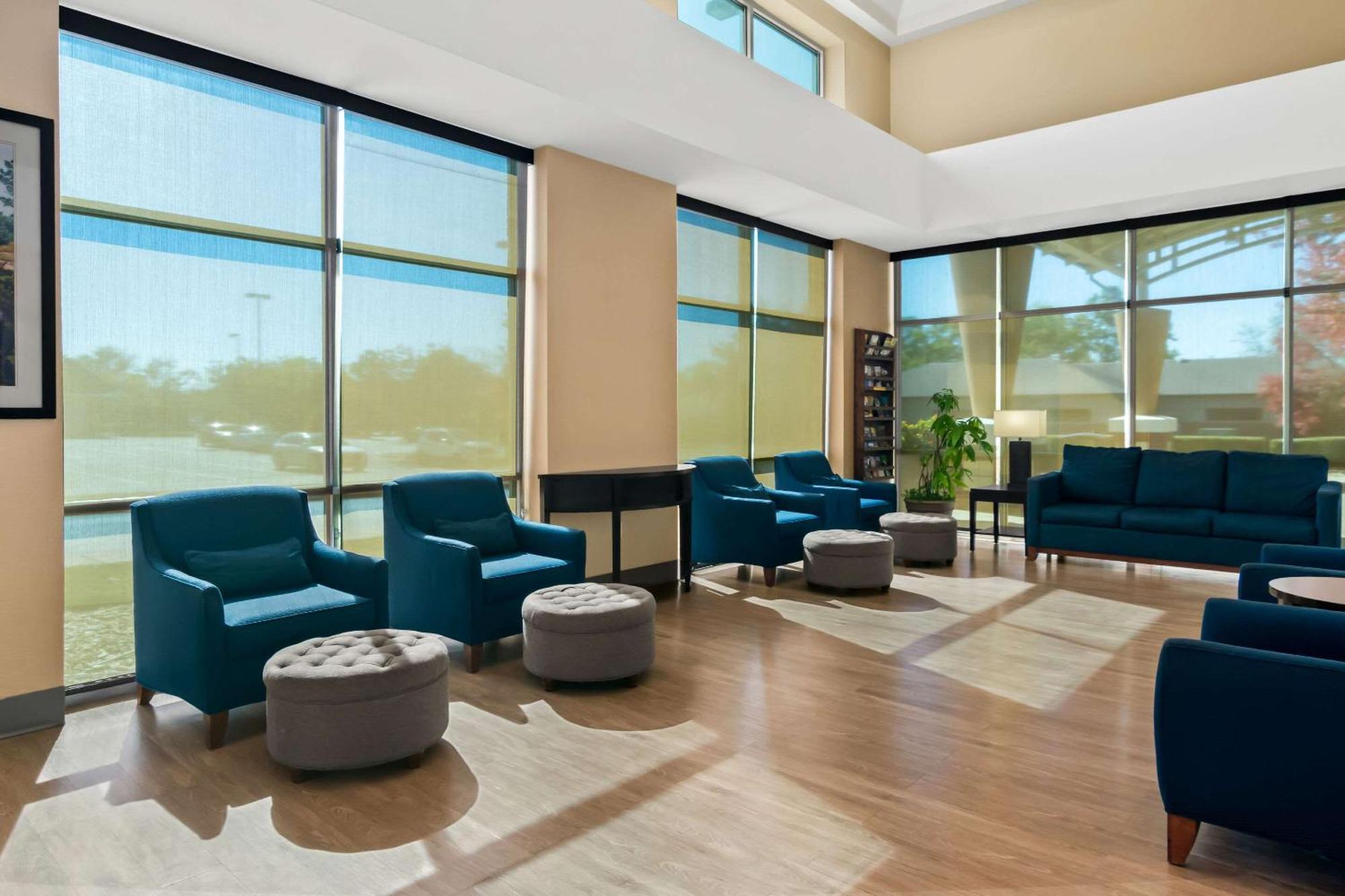 Comfort Suites Bentonville - Rogers Exterior photo